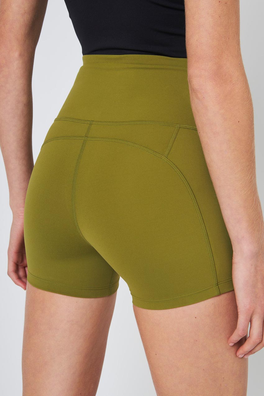 Vital Recycled Nylon High-Waisted Side Pocket Short 4" Peached