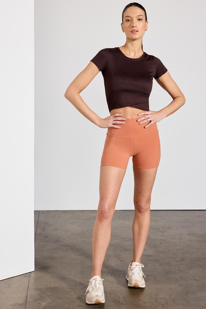 Velocity High-Waisted Side Pocket Short 4" Peached