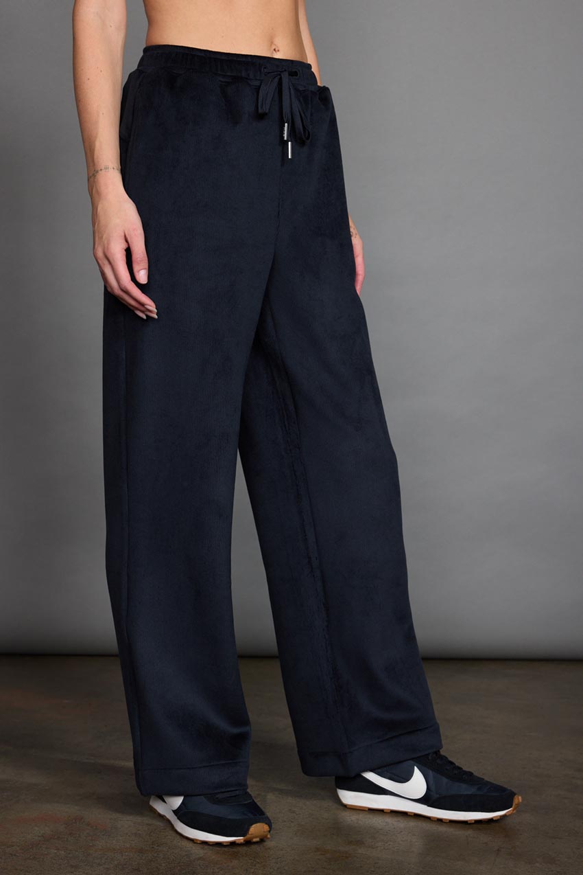 Accord Mid-Rise Wide Leg Pant 31"