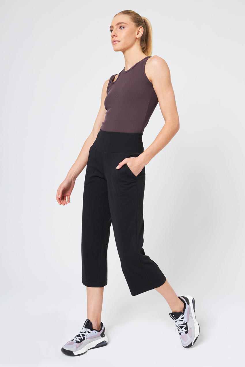 Vital Recycled Nylon High-Waisted 24" Cropped Pant Peached