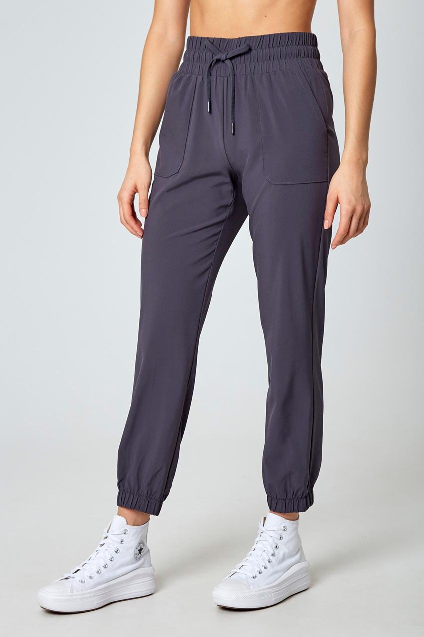Mondetta Ladies Woven Pant in Charcoal