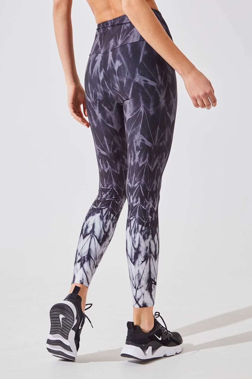 Strive Recycled High Waisted 7/8 Printed Legging