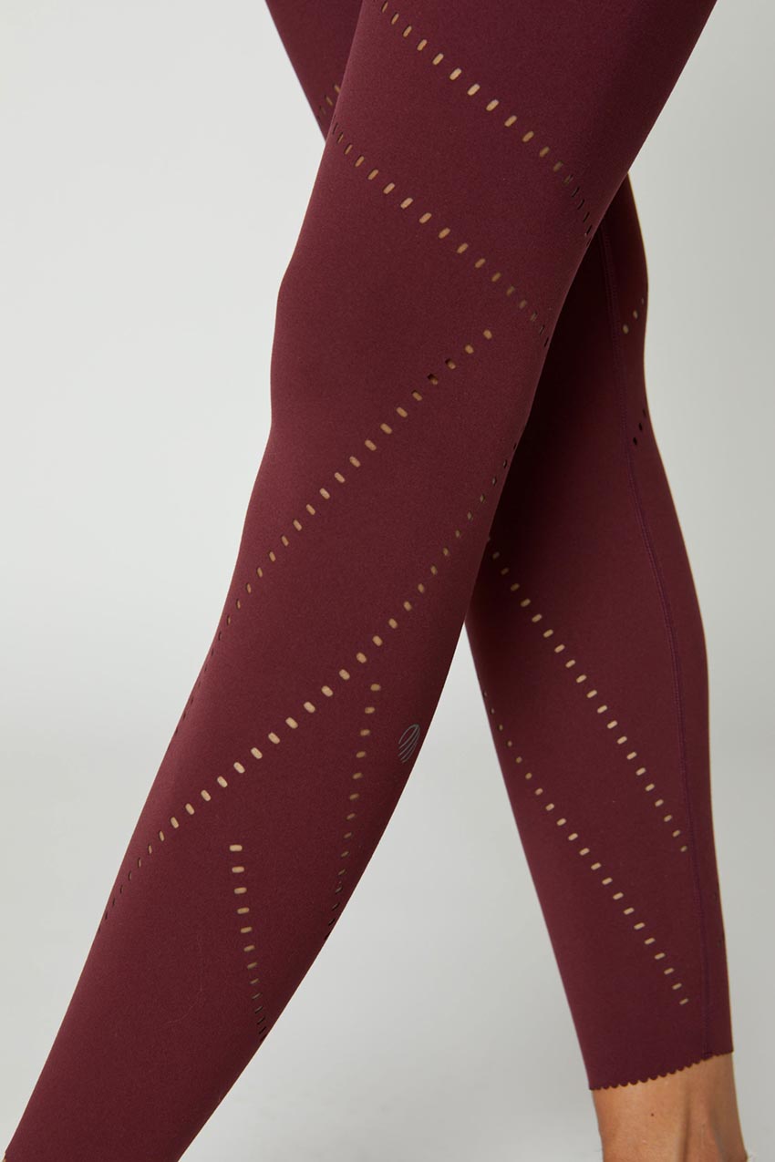 Raelynn Pursuit Recycled High-Waisted Perforated 7/8 Legging